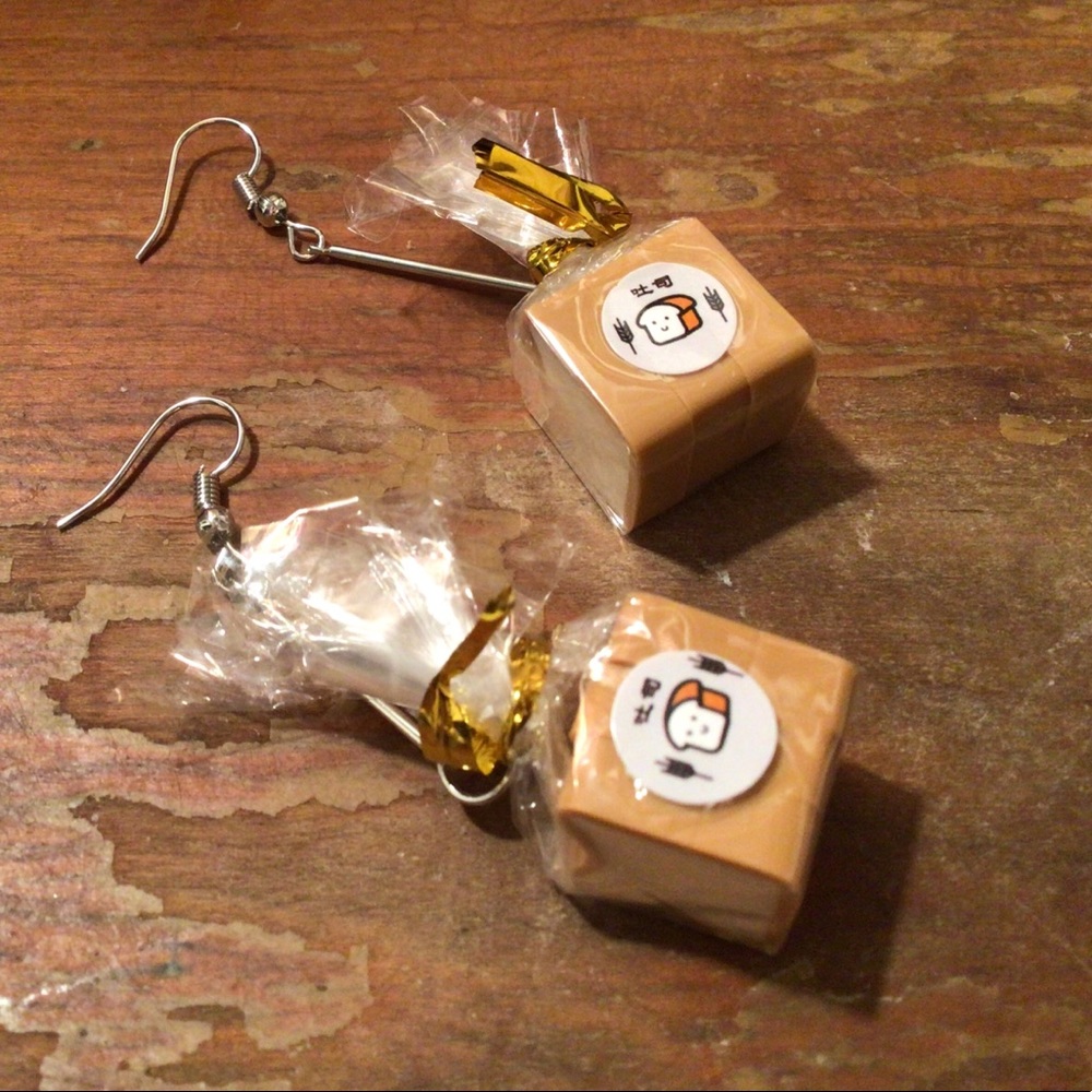 Bread earrings hanging silver novelty gift food - Picture 4 of 7